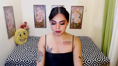 CALL ME AMANDA online show from December 12, 4:10 pm