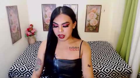 CALL ME AMANDA online show from December 13, 9:47 am