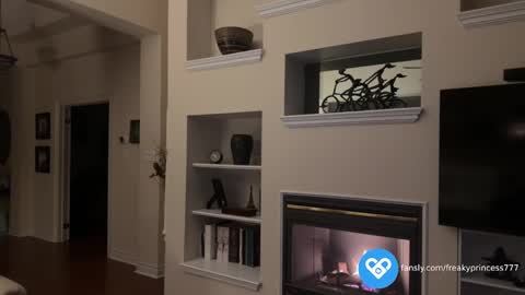 princess online show from December 16, 6:10 am