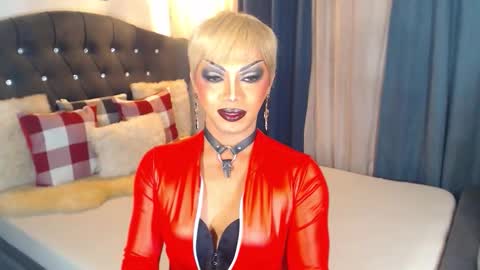 FREAKY ZIZI online show from January 16, 12:20 am