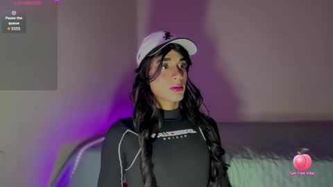 fred_wood_ online show from September 8, 7:56 pm