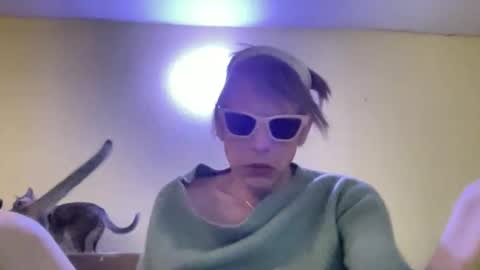 MaddieDEN online show from January 18, 2:36 pm