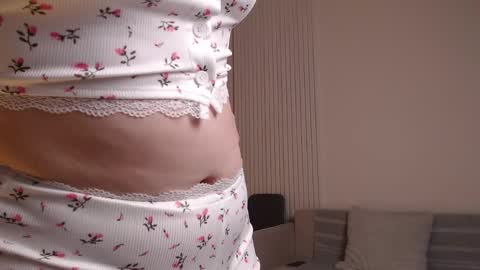 Yulia 24  online show from April 18, 7:58 pm