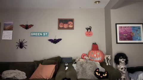 Snapshot of greenxxxqueen chatting on October 8, 4:58 am SexQueen Nikki online show from October 8, 4:58 am