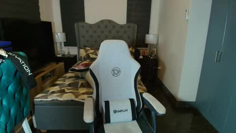 greta_v online show from November 9, 2:56 am