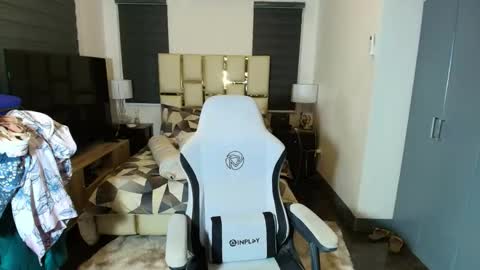 greta_v online show from November 29, 9:22 am