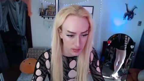 halovalentine online show from February 16, 7:56 pm