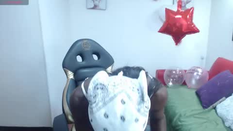 hanna_lamber online show from February 16, 12:58 pm