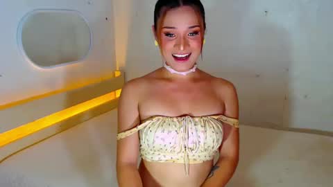 Snapshot of heavenlypleasurexx chatting on December 27, 2:47 am HEAVEN online show from December 27, 2:47 am