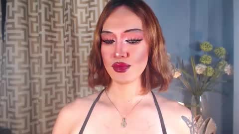 hellatarahathor online show from April 18, 1:46 pm