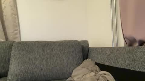 hichemlacoste333 online show from December 15, 9:42 pm