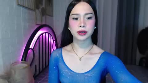 hoelymolly online show from July 5, 7:42 pm