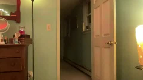 Hollys Drive threw Side Of CB. online show from December 16, 6:53 am