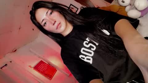 its me CLAUDIA online show from March 12, 2:05 am