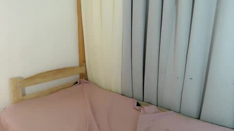 hot_cummerr online show from April 16, 10:45 pm