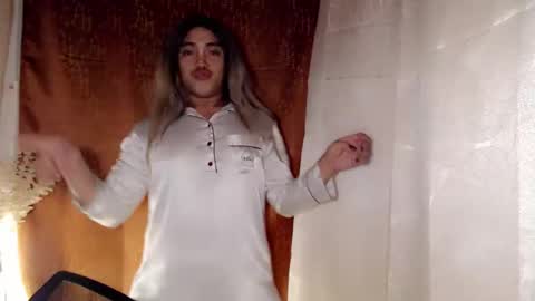 hotasian_rey29 online show from January 31, 5:42 pm