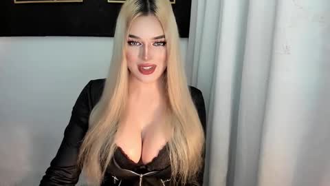 STELLA online show from December 1, 7:33 am