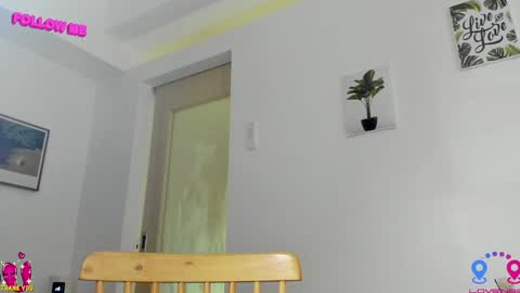 crishinahotty online show from January 18, 2:40 am