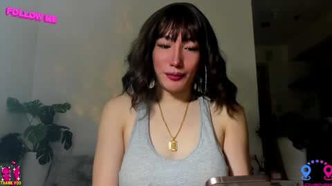 crishinahotty online show from February 3, 4:04 am