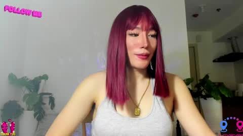 crishinahotty online show from February 12, 7:02 am