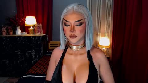 Christine online show from October 5, 3:23 pm