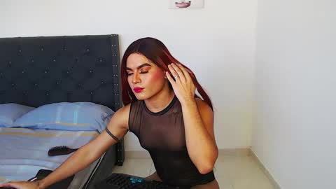 iam_smithh online show from February 16, 5:48 pm