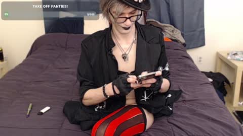 Snapshot of incubussy_x chatting on January 15, 4:04 am Incubussy X online show from January 15, 4:04 am