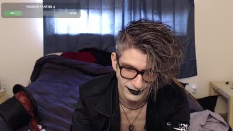 Snapshot of incubussy_x chatting on February 12, 12:27 am Incubussy X online show from February 12, 12:27 am