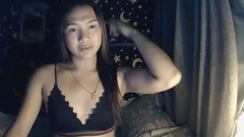 Snapshot of insulting_whoreifica chatting on February 4, 1:59 pm MAXINE online show from February 4, 1:59 pm