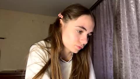 Evie online show from October 17, 12:30 pm