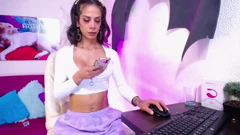 Snapshot of isabel_lopez_ chatting on September 29, 2:38 pm isabel online show from September 29, 2:38 pm