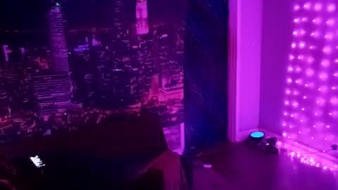 iswallow25 online show from November 28, 8:59 am