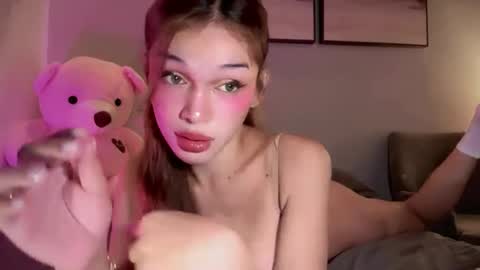 Snapshot of its_me_kelly chatting on October 6, 10:48 am KellyPuth online show from October 6, 10:48 am