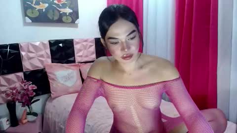 Snapshot of itsme_anastasia69 chatting on October 15, 5:51 am Anna online show from October 15, 5:51 am