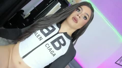 y  online show from April 16, 9:50 pm