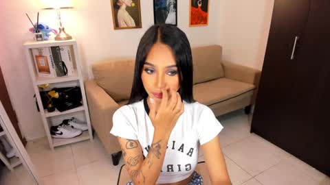 Snapshot of ivorycollins chatting on February 21, 3:45 am kirstenelsie online show from February 21, 3:45 am