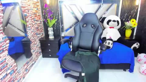 jennfer_winsonn online show from February 24, 2:10 pm