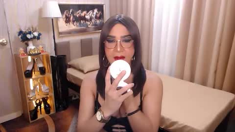 jenniegarcia online show from March 13, 6:24 pm