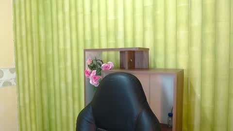 IM JESSICA online show from December 28, 3:04 am