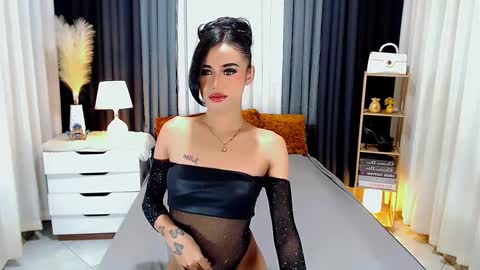 julie online show from February 25, 1:41 am