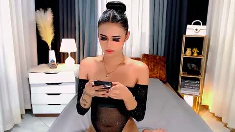 julie online show from March 8, 1:40 am