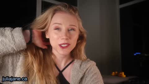 Julia Jane online show from December 13, 1:48 am