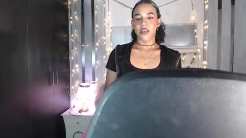 Snapshot of julieta_swet chatting on October 2, 3:07 am JULIETA online show from October 2, 3:07 am