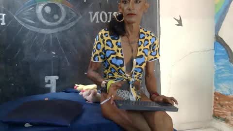 Julieth Wolf online show from February 5, 5:10 pm