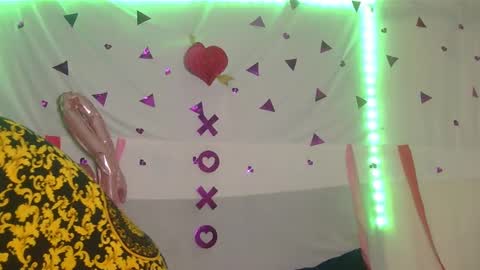 Julieth Wolf online show from February 18, 12:04 am