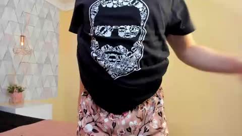 Justine online show from November 16, 4:00 am