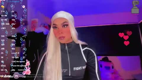 Snapshot of karoll_scoott chatting on October 4, 12:28 pm karol online show from October 4, 12:28 pm
