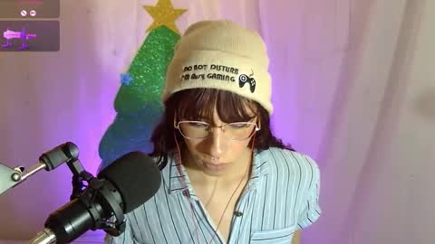 kattycat_ online show from December 17, 5:02 am