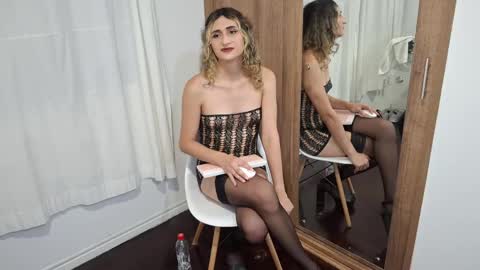 Kaylee Sims online show from April 10, 12:06 am