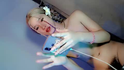 kettlyn18 online show from March 6, 12:32 pm